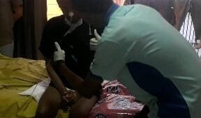 the-nurse-checks-the-sick-man-nurse-patient-care-medical-health-man-hospital-nurse-medicine-diagnosis_t20_AVxyeP